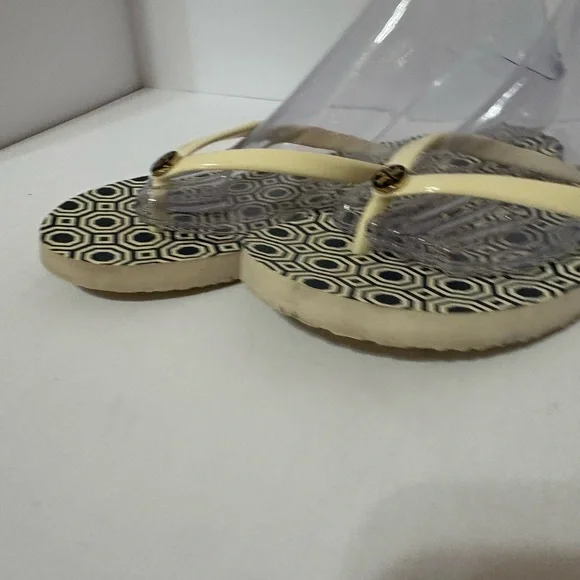 Tory Burch Hexagon Pattern Flip Flops - Black and Cream - Picture 4 of 8